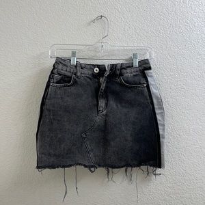 Zara grey denim skirt with white stripe